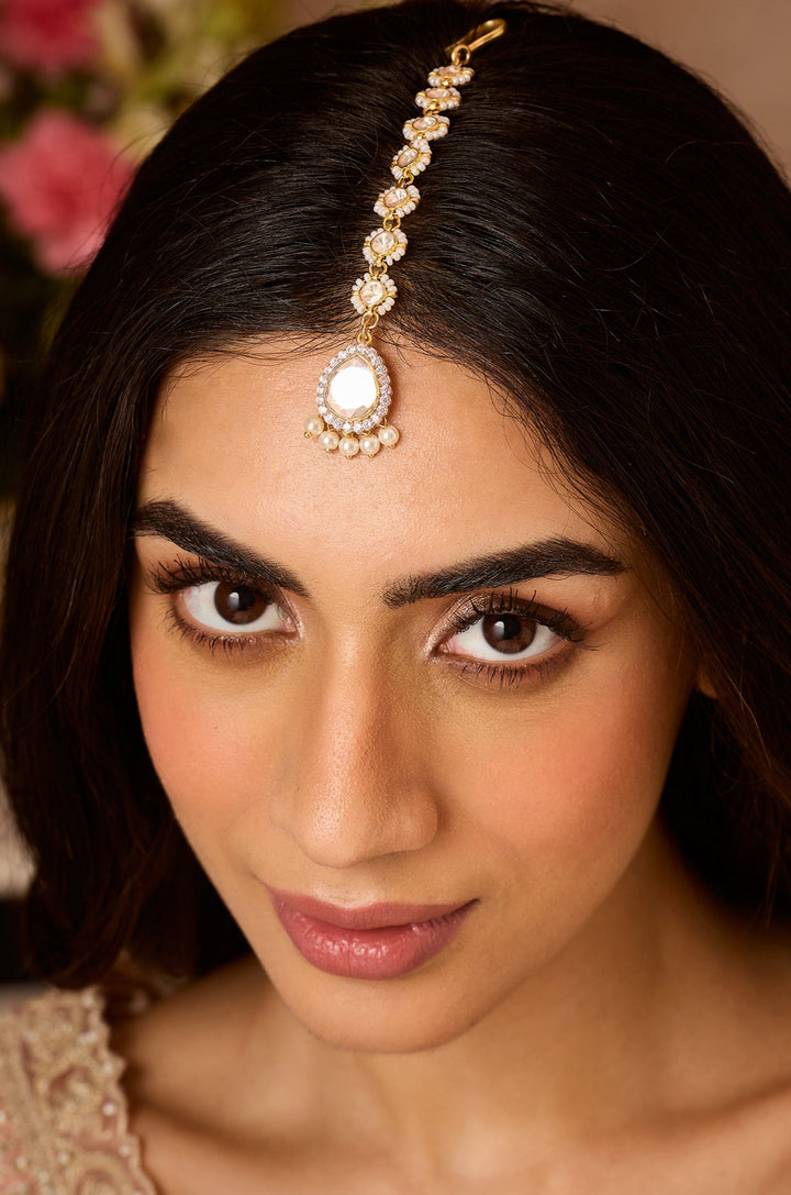 Amayra Silver Polki Maangtikka