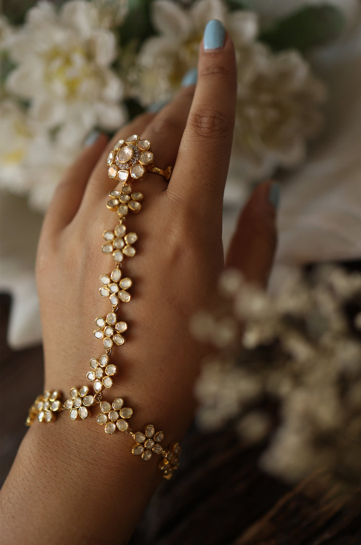 Ekantika Moissanite Polki Silver Hathphool