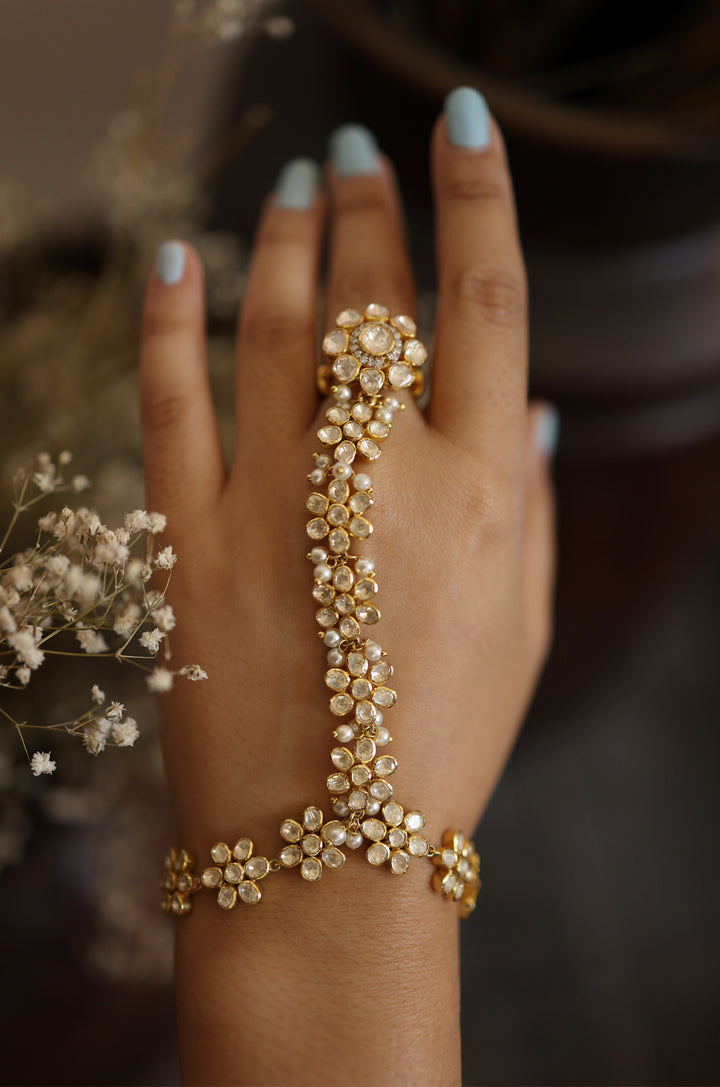 Ekantika Polki And Pearls Silver Hathphool