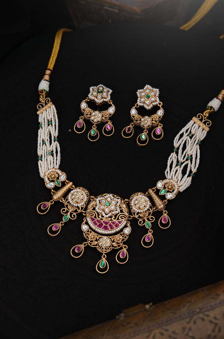 Dhaara Kundan Necklace Set