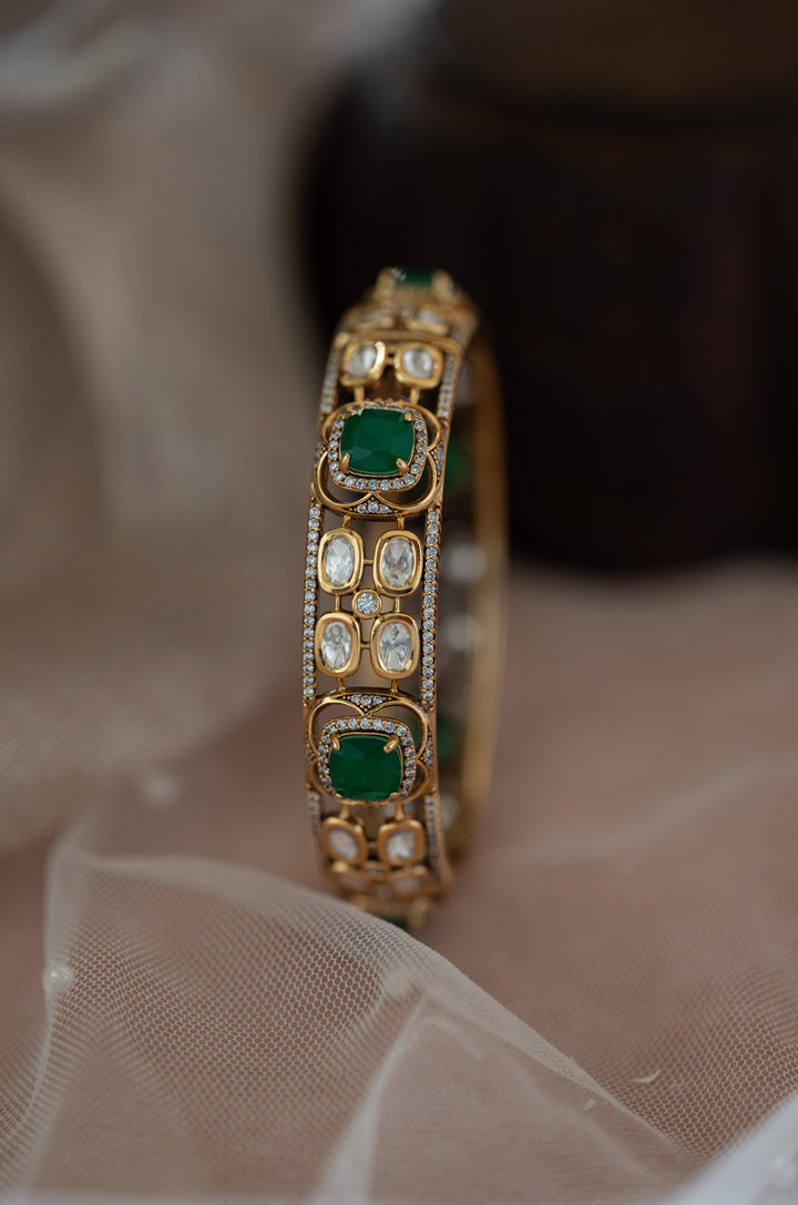 Sabtakshi Green Polki Bangle