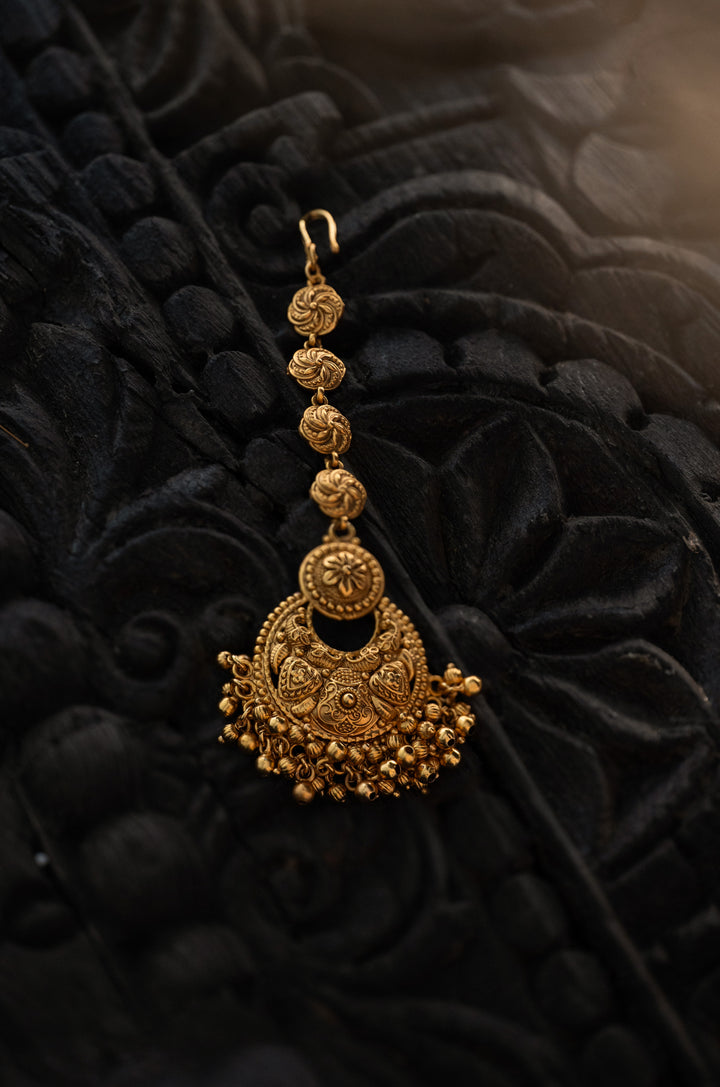 Anvika Temple Work Maangtikka