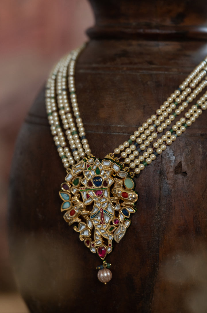 Zohra Pearl Navrattan Necklace
