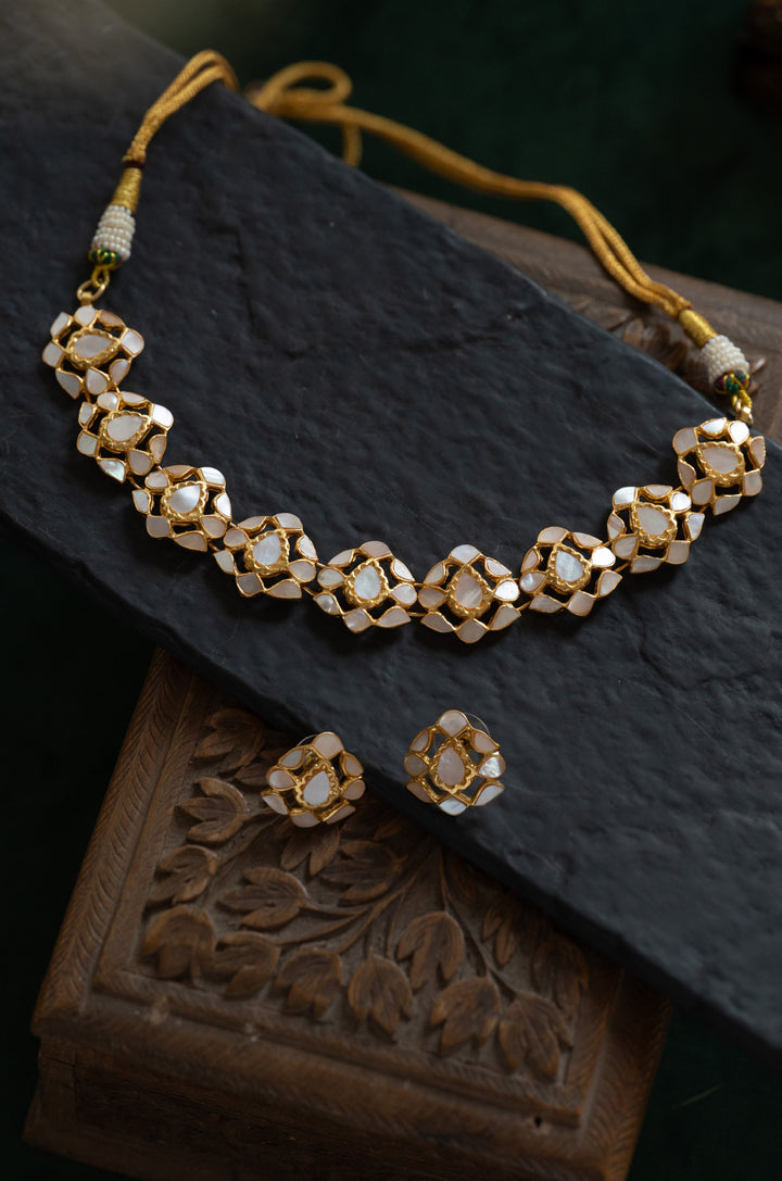 Rabia Mother Of Pearl Silver Necklace Set