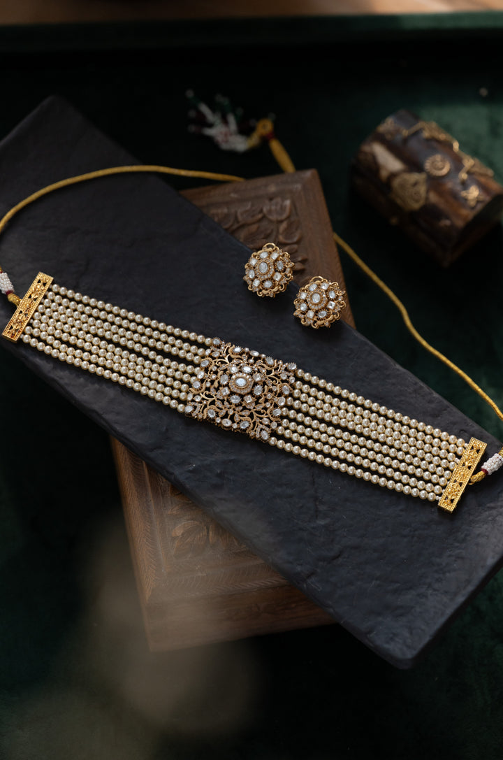 Yamisha Pearl Choker Necklace Set