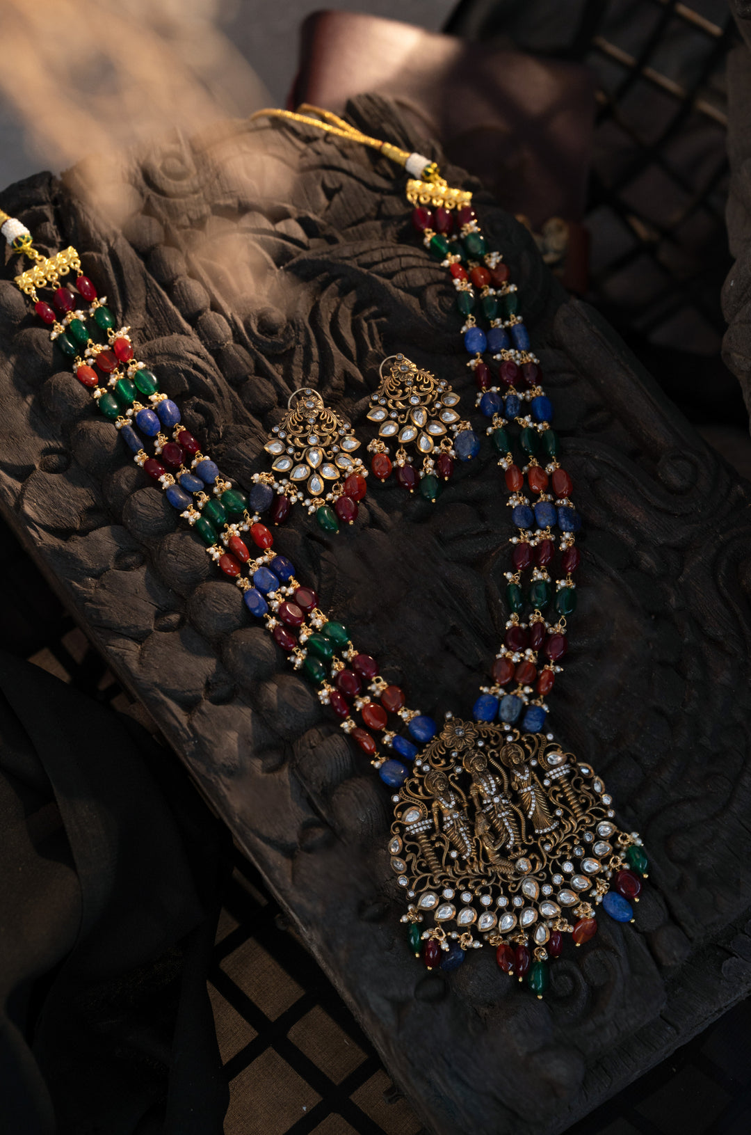 Adya Multicolored Victorian Necklace Set