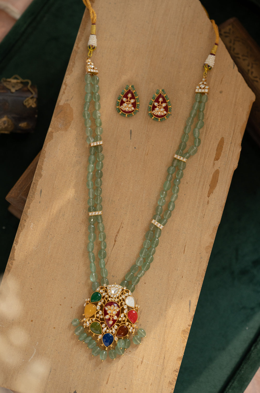Nayra Navrattan Kundan Necklace Set