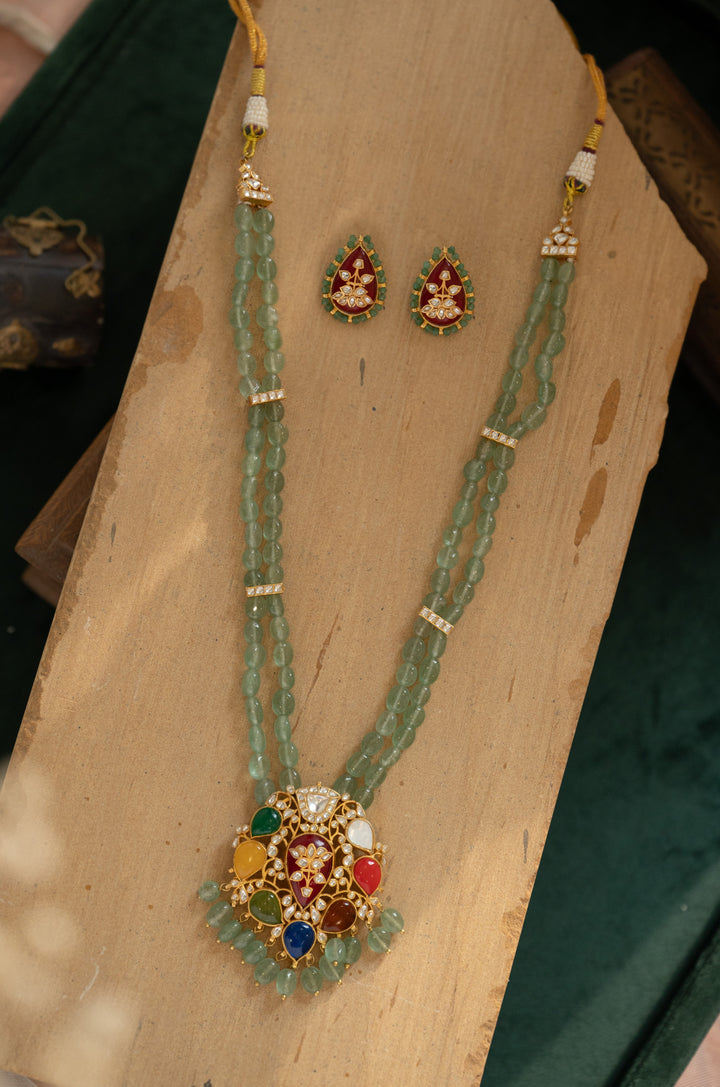 Nayra Navrattan Kundan Necklace Set