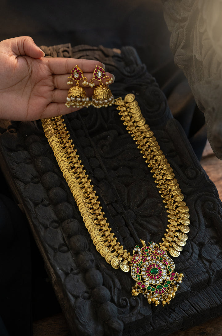 Wamika Kemp Temple Necklace Set