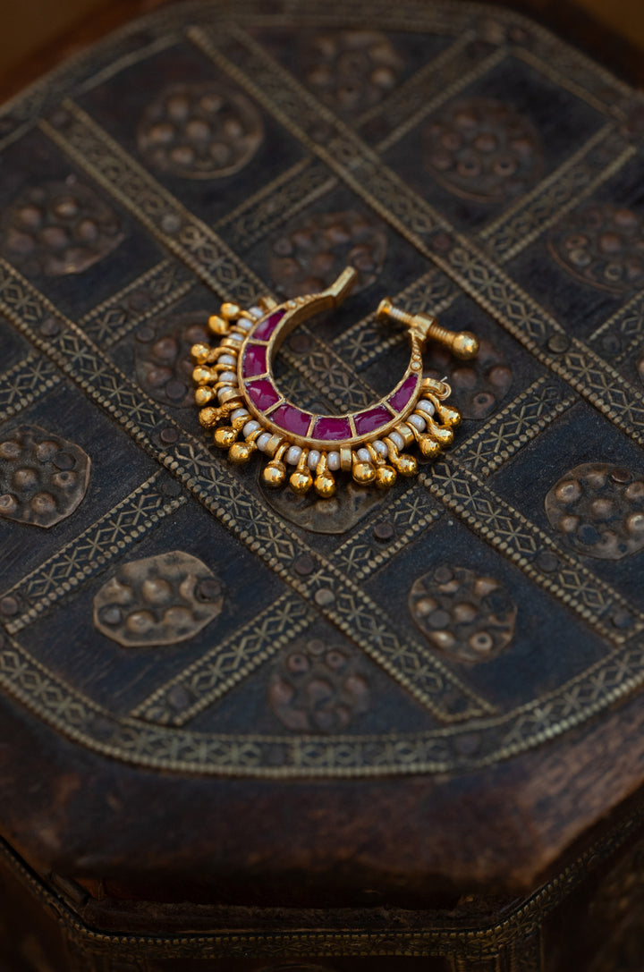 Sarah Red Kundan Nosepin