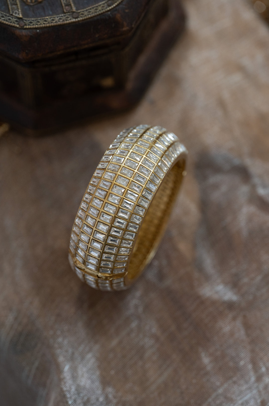 Iravisha Kundan Bangle
