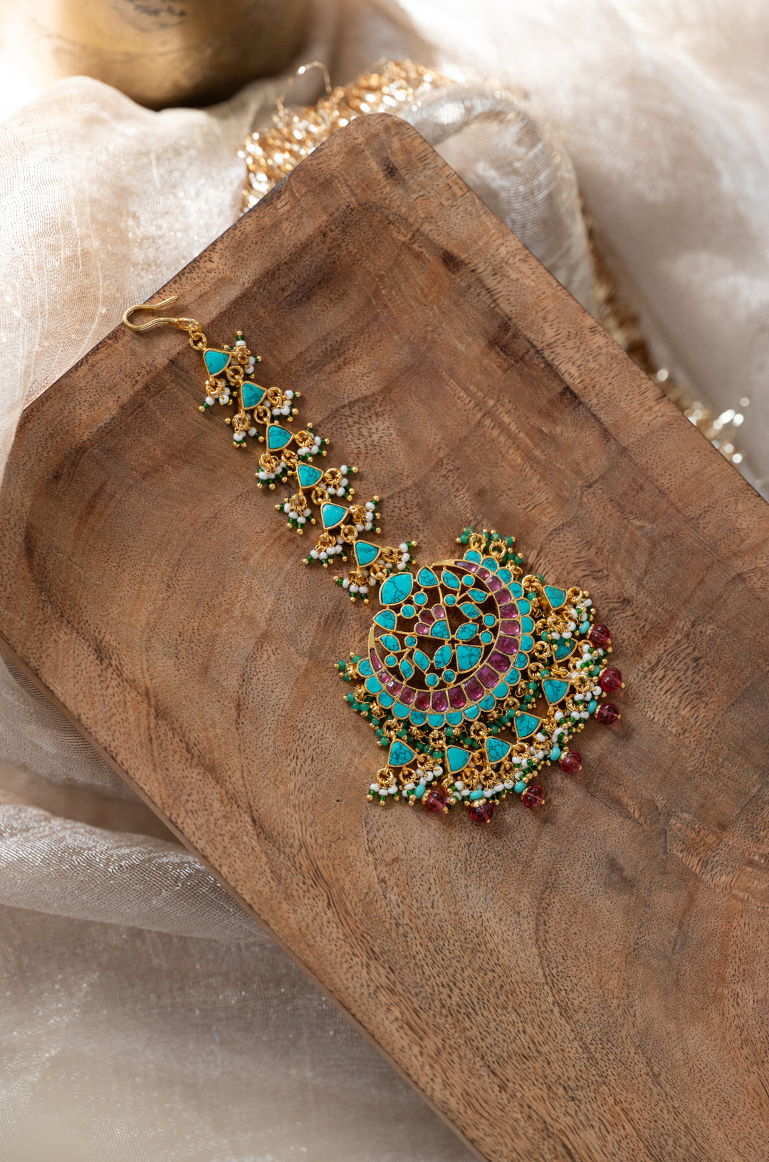 Aaira Turquoise Kundan Maangtikka