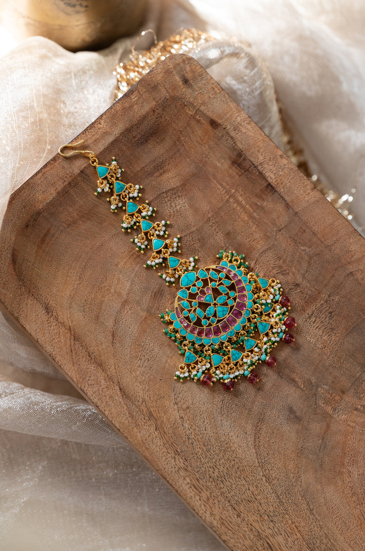 Aaira Turquoise Kundan Maangtikka