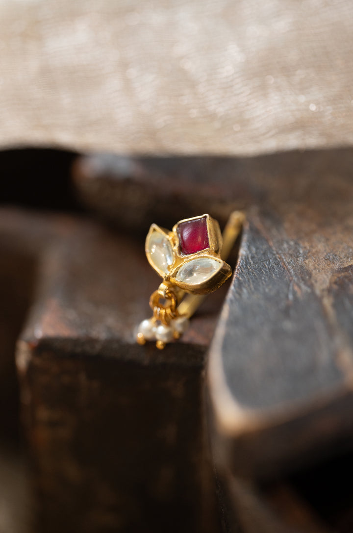 Gurika Red Kundan Nosepin