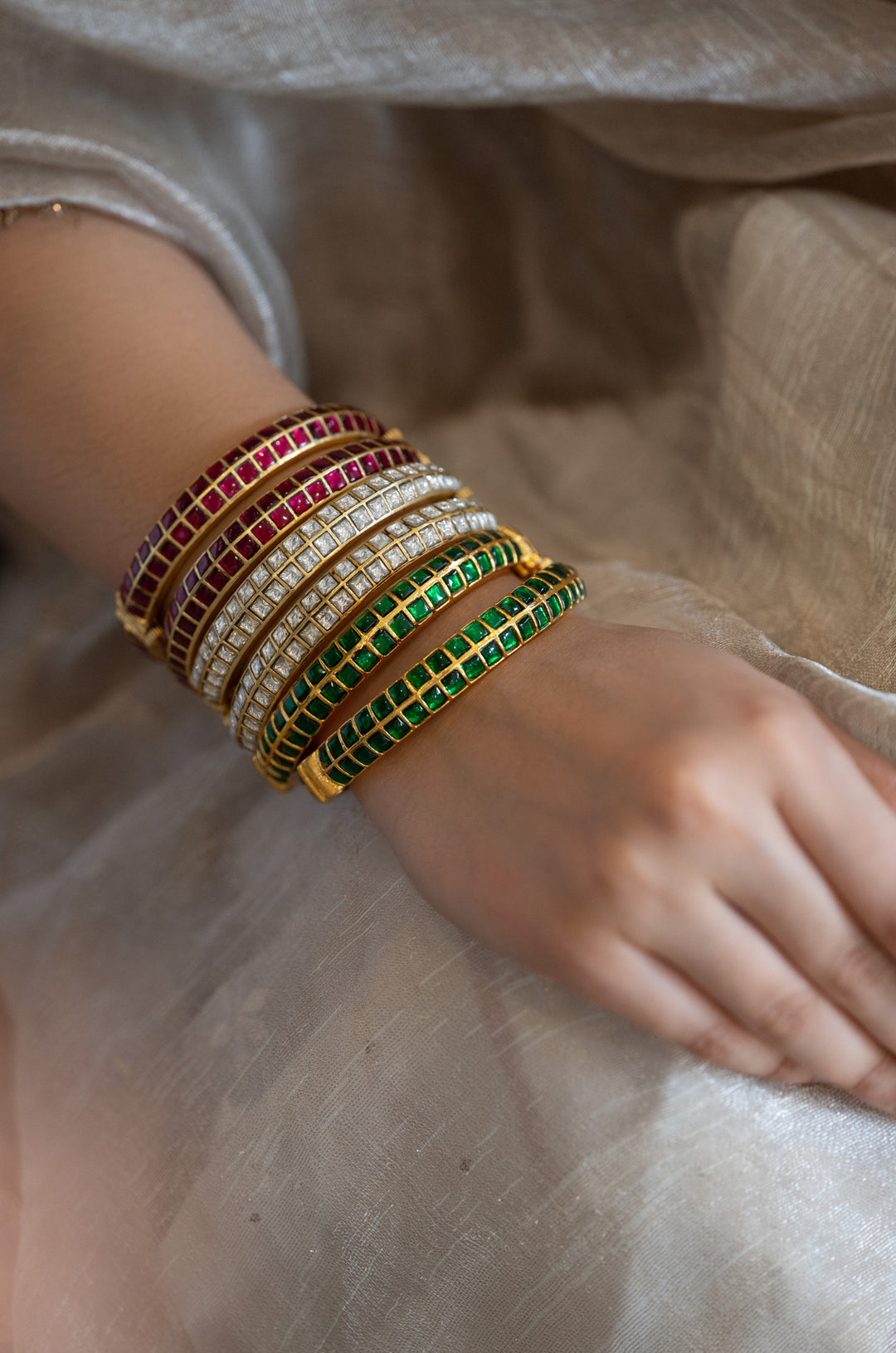 Vedika Kundan Bangles