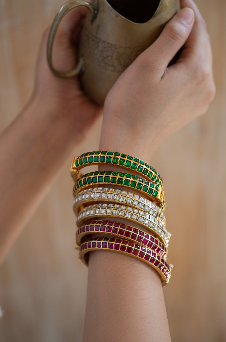 Vedika Kundan Bangles