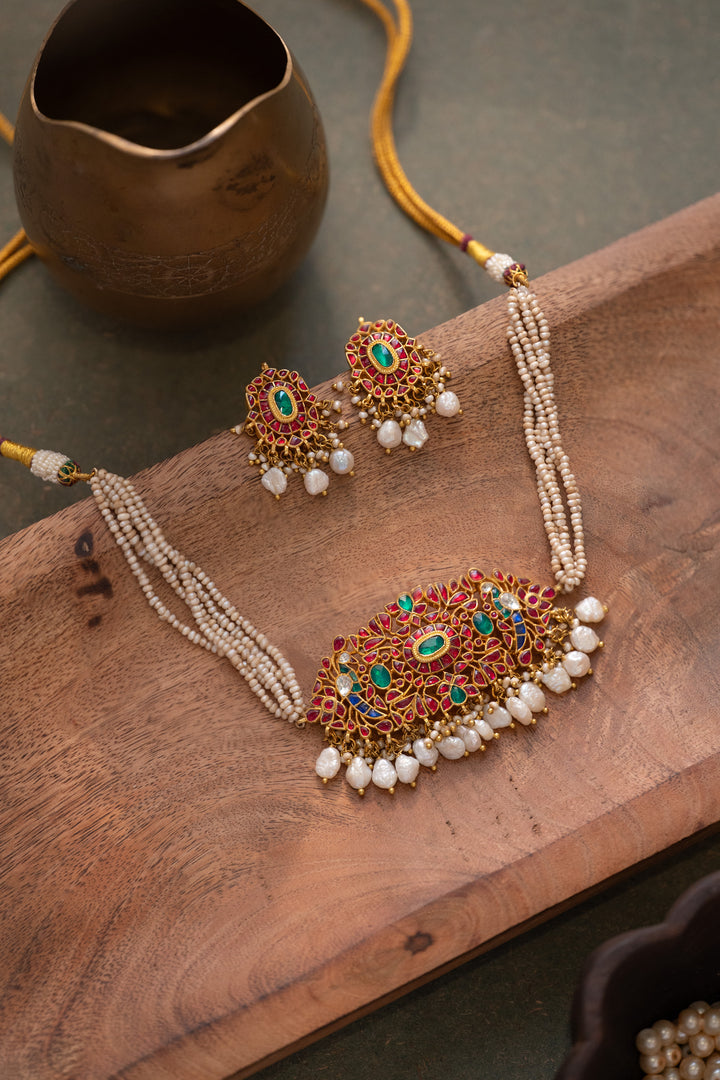 Mouktika Kundan Necklace Set
