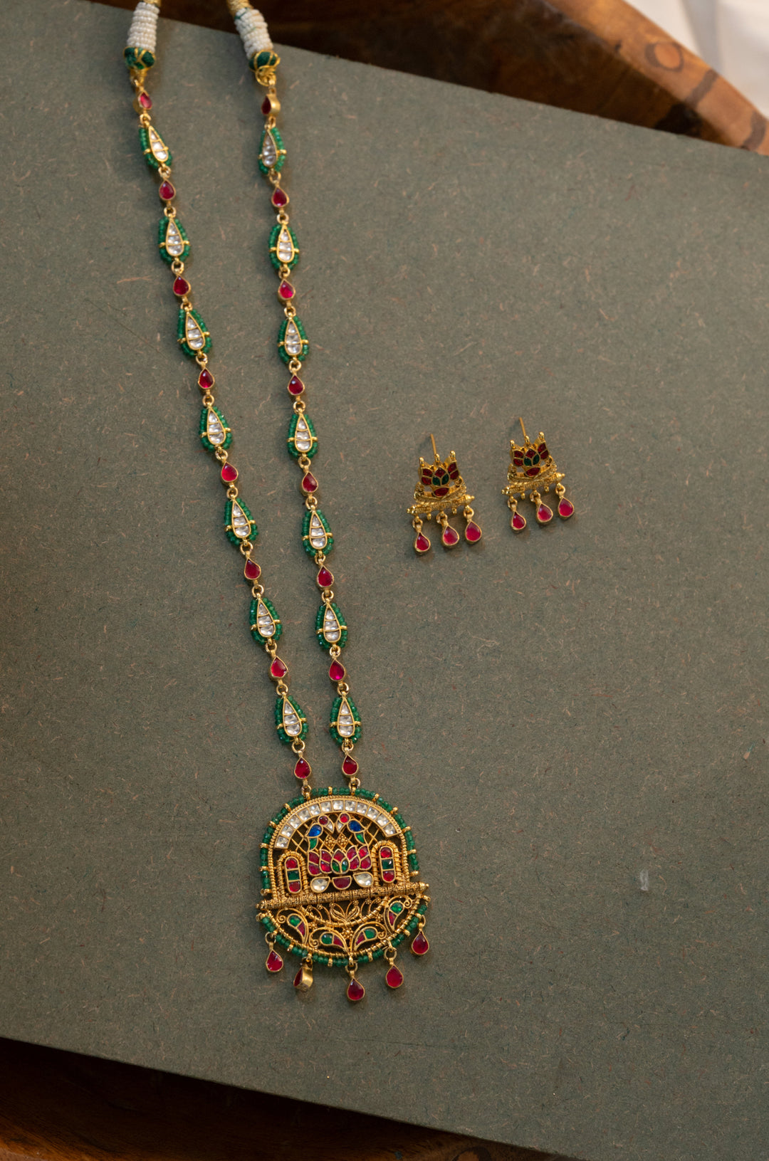 Rasika Kundan Necklace Set