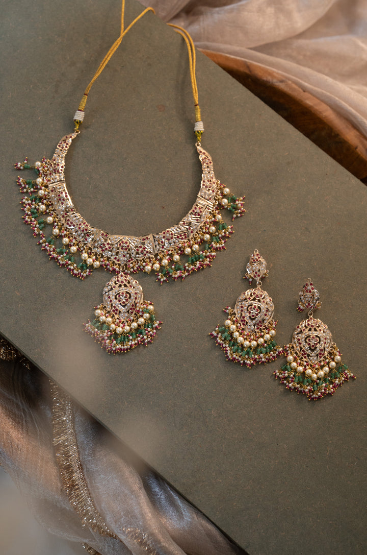 Mouni Jadau Necklace Set