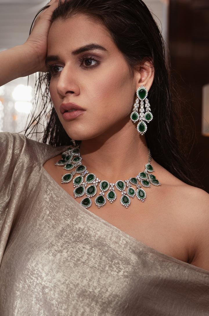 Willow Green Victorian Necklace Set