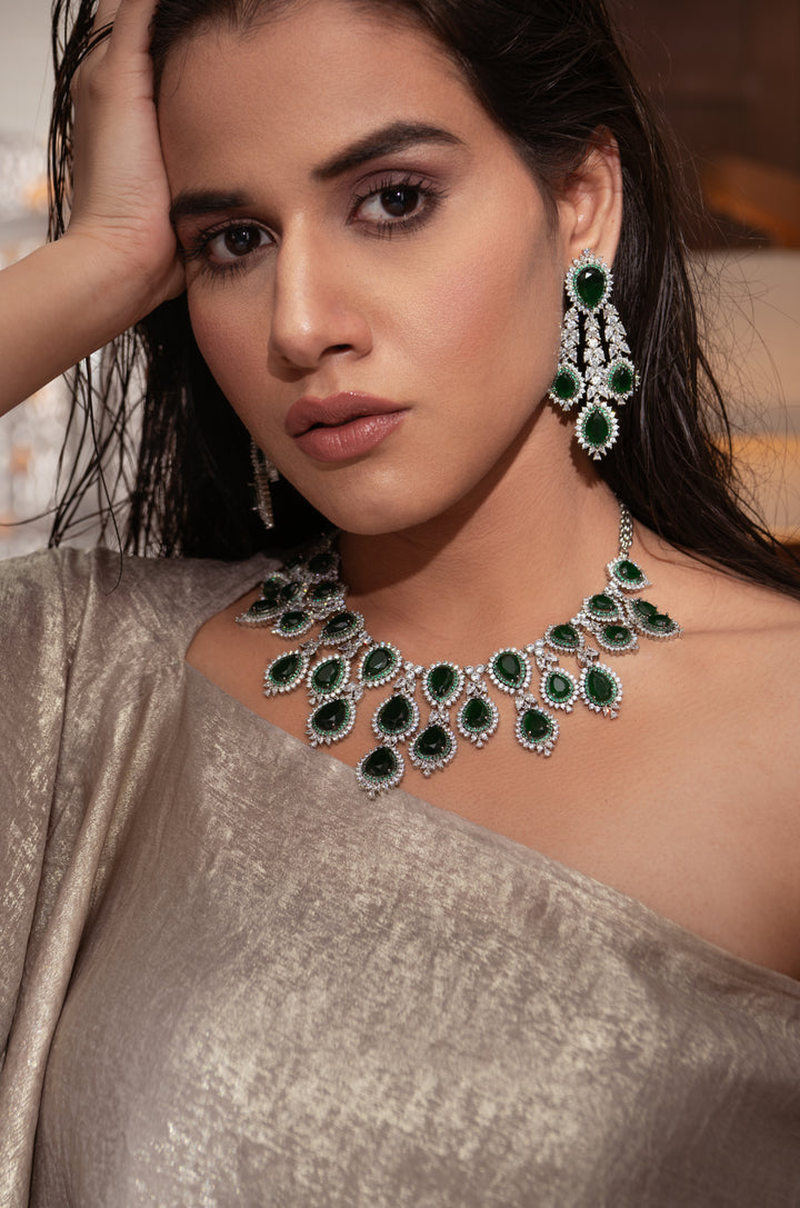 Willow Green Victorian Necklace Set