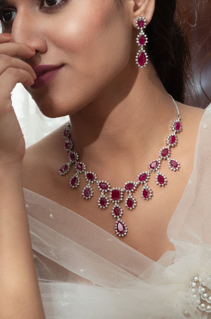 Penelope Red Dainty Necklace Set