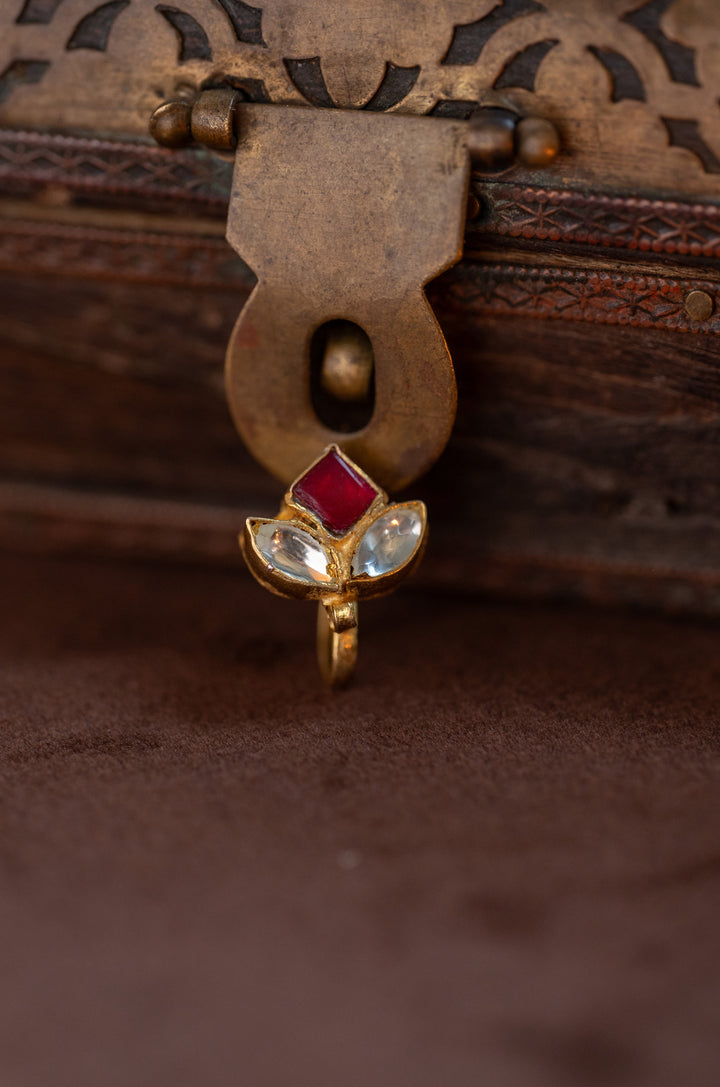 Gurika Red Kundan Nosepin