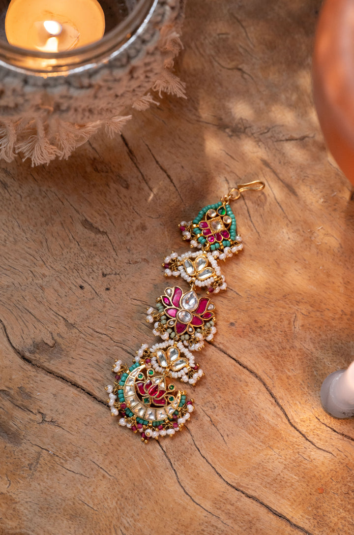 Asmi Multicolored Kundan Maangtikka