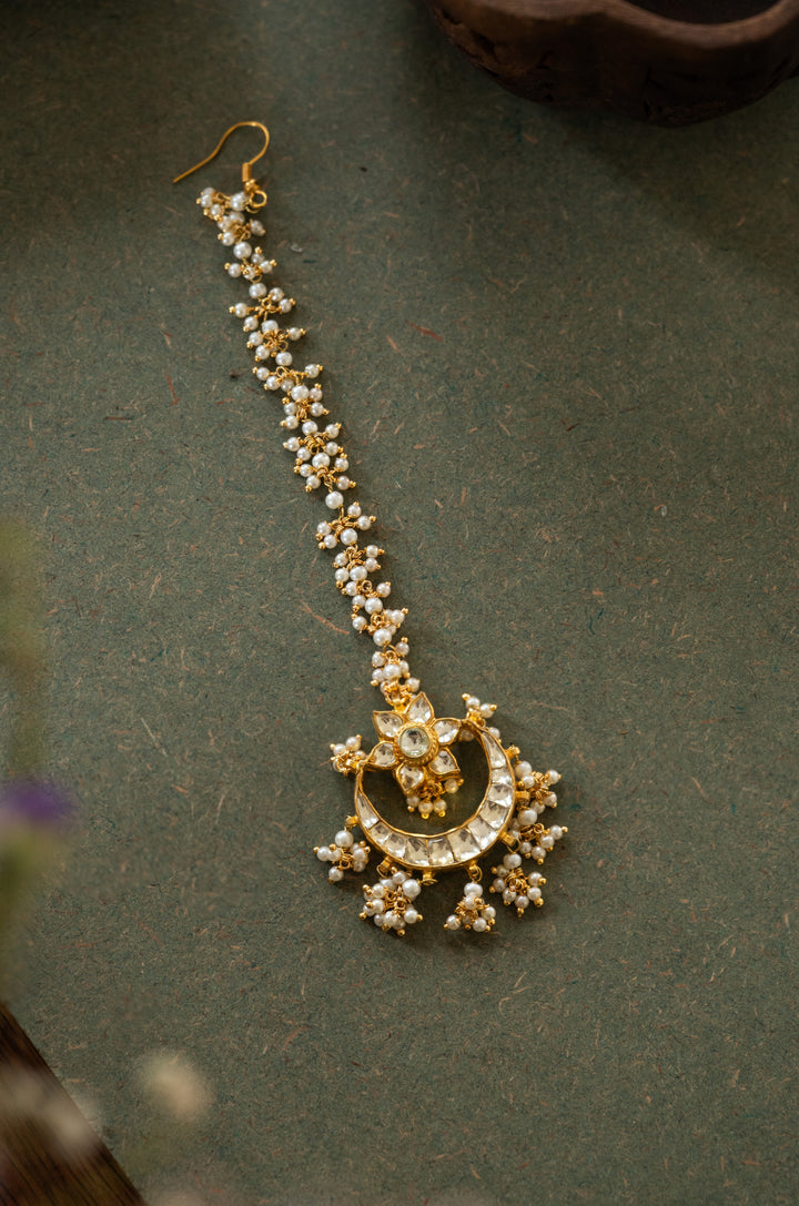 Raila Kundan Maangtikka