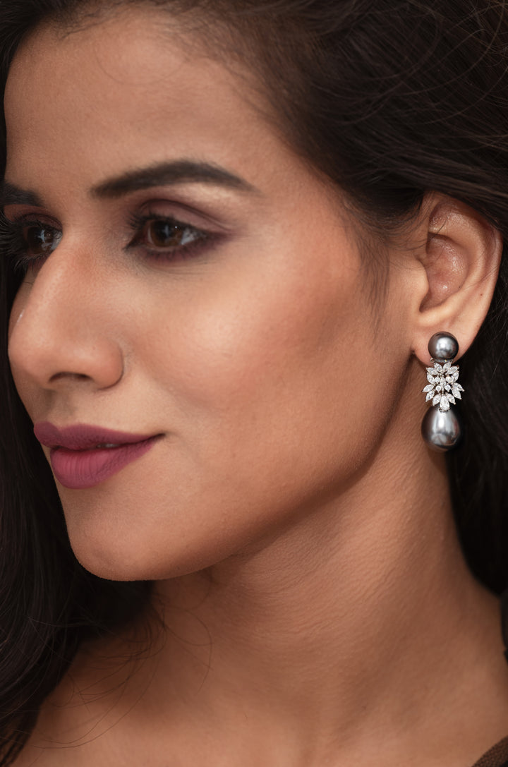 Anam Grey Pearl Earrings