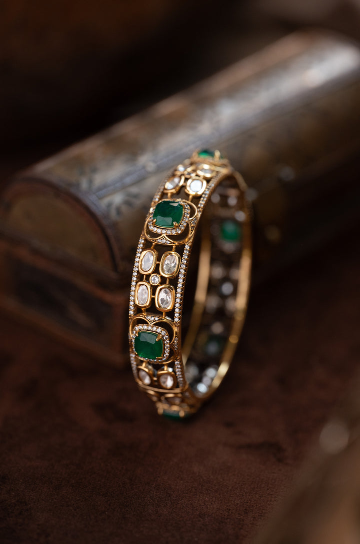 Sabtakshi Green Polki Bangle