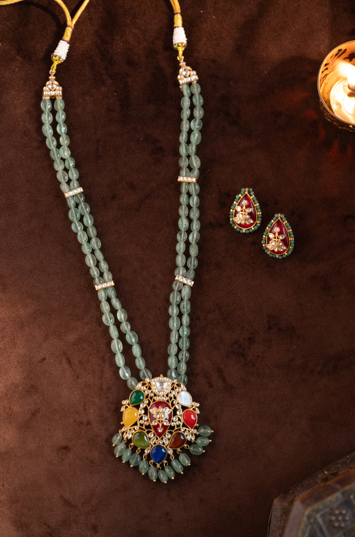 Nayra Navrattan Kundan Necklace Set