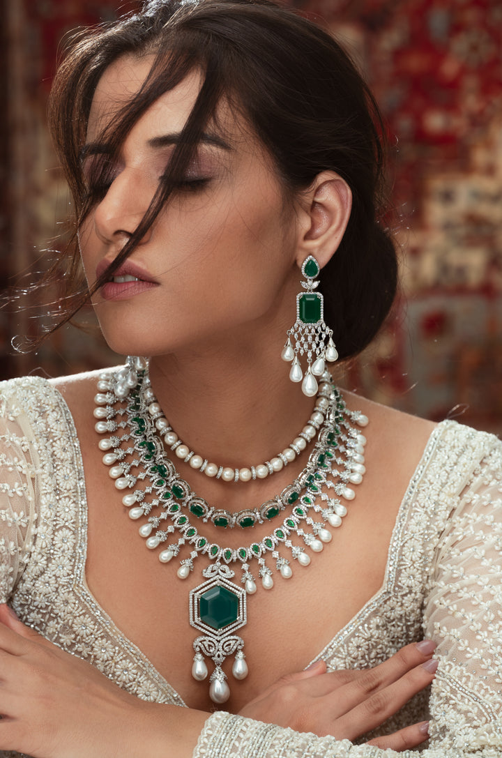Naomi Green Pearl Necklace Set