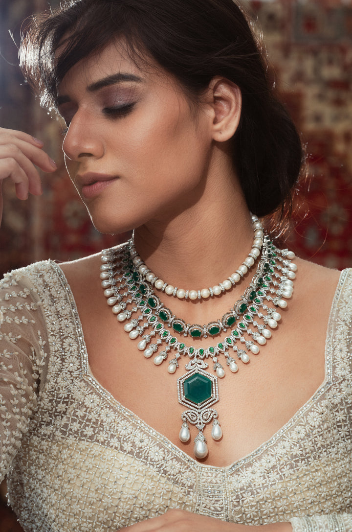 Naomi Green Pearl Necklace Set