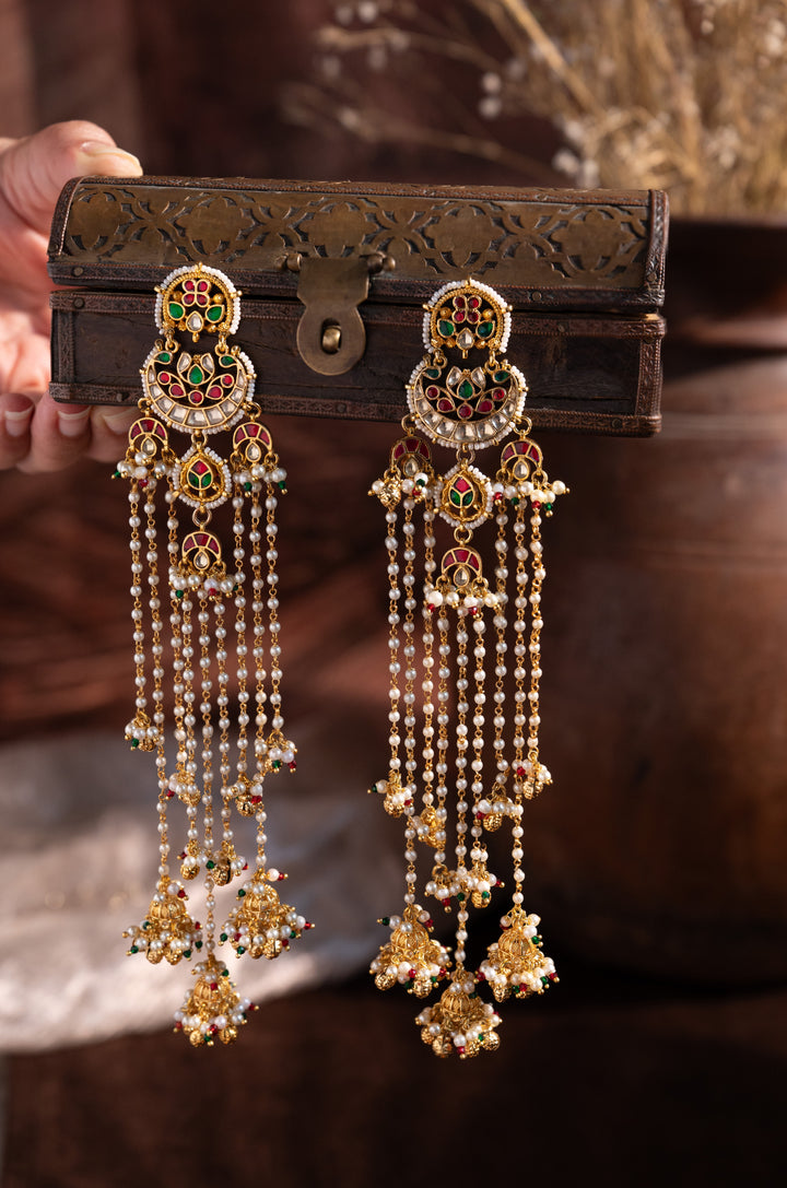 Dilnaar Kundan Jhumka Earrings