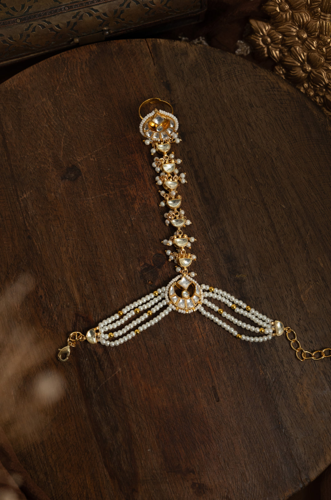 Nia Kundan And Pearls Hathphool