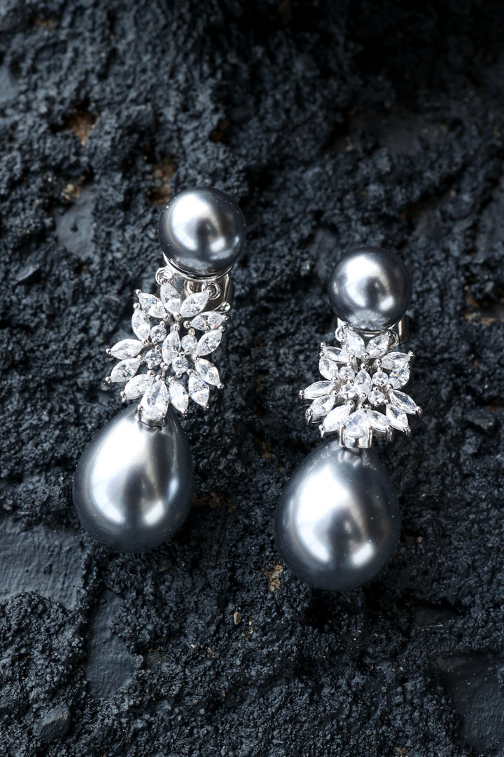 Anam Grey Pearl Earrings
