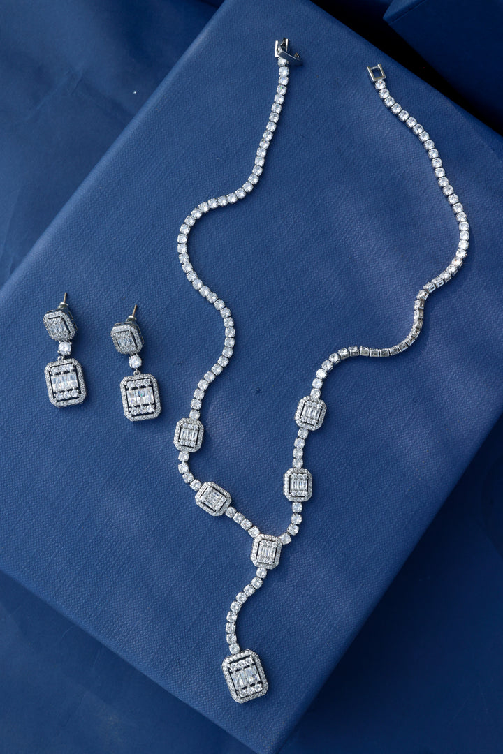 Iris Pendant Necklace Set