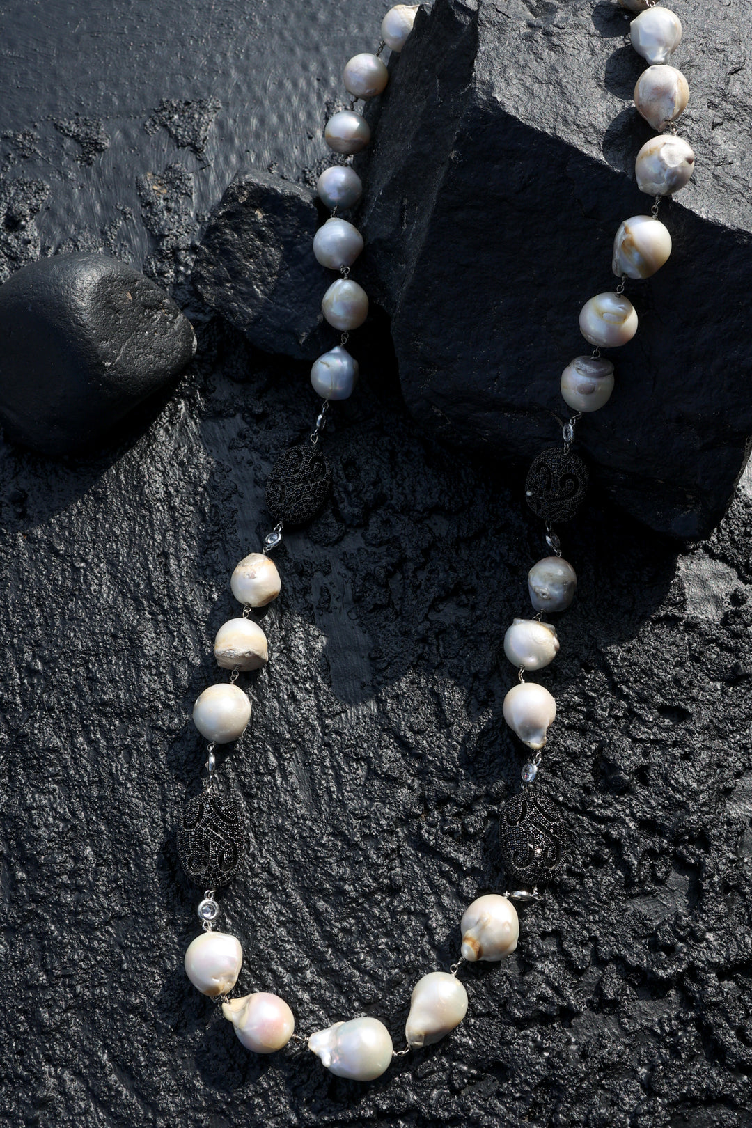 Theron Baroque Pearl Necklace
