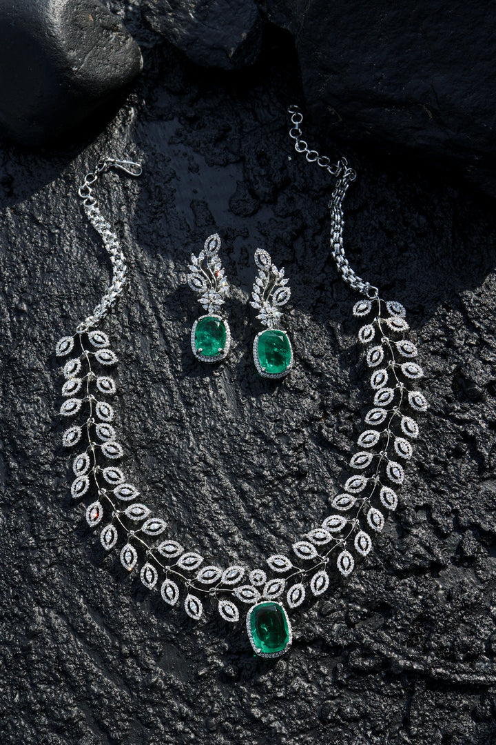 Journee Green Necklace Set