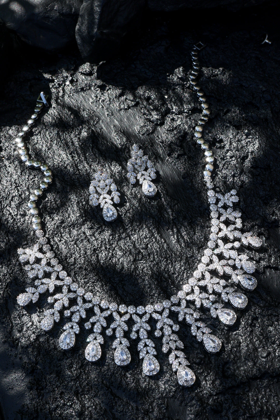 Ava Tear Drop Necklace Set