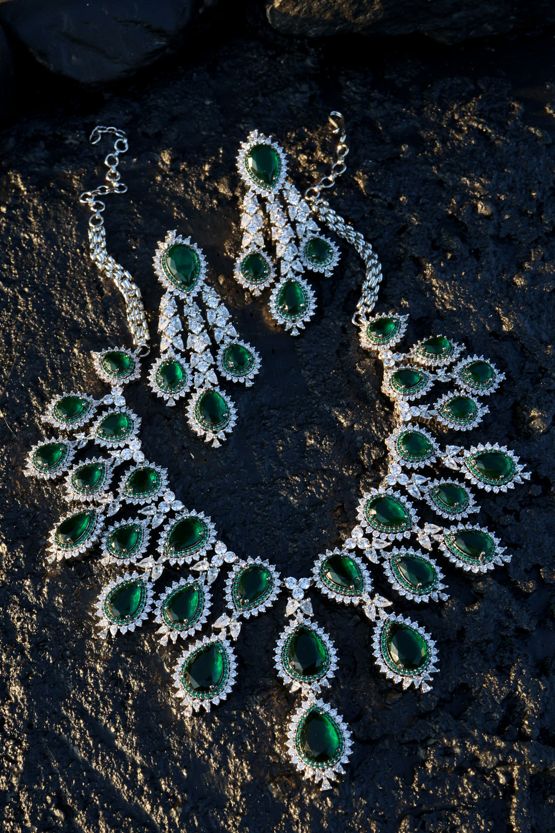 Willow Green Victorian Necklace Set