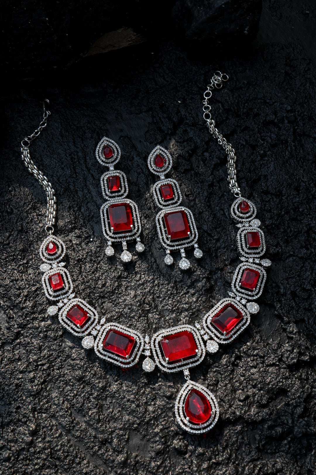 Hazel Red Statement Necklace Set
