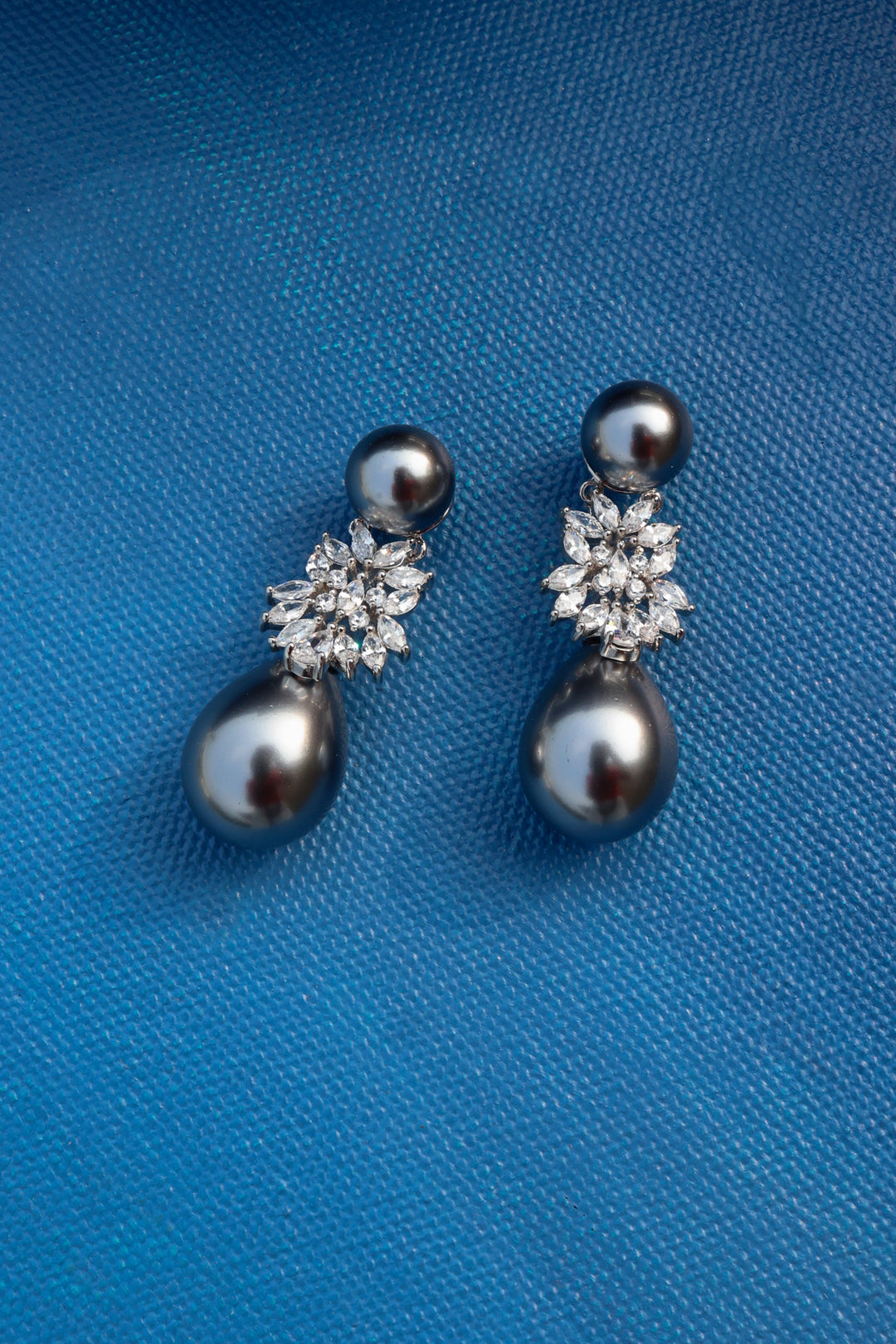 Anam Grey Pearl Earrings