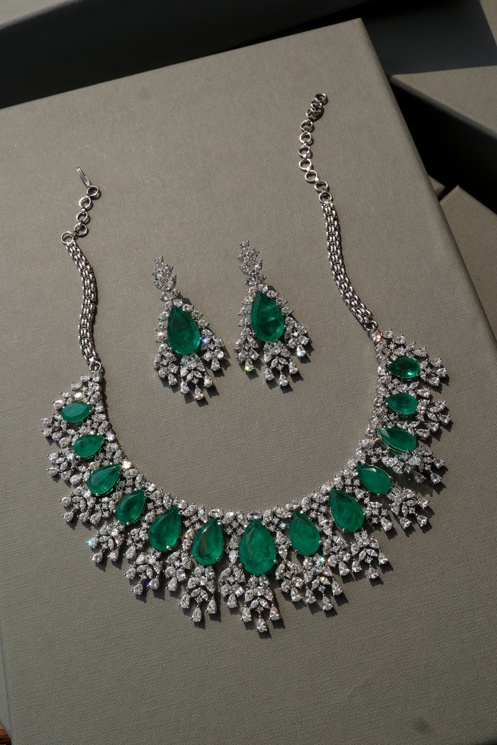 Valeria Green Necklace Set