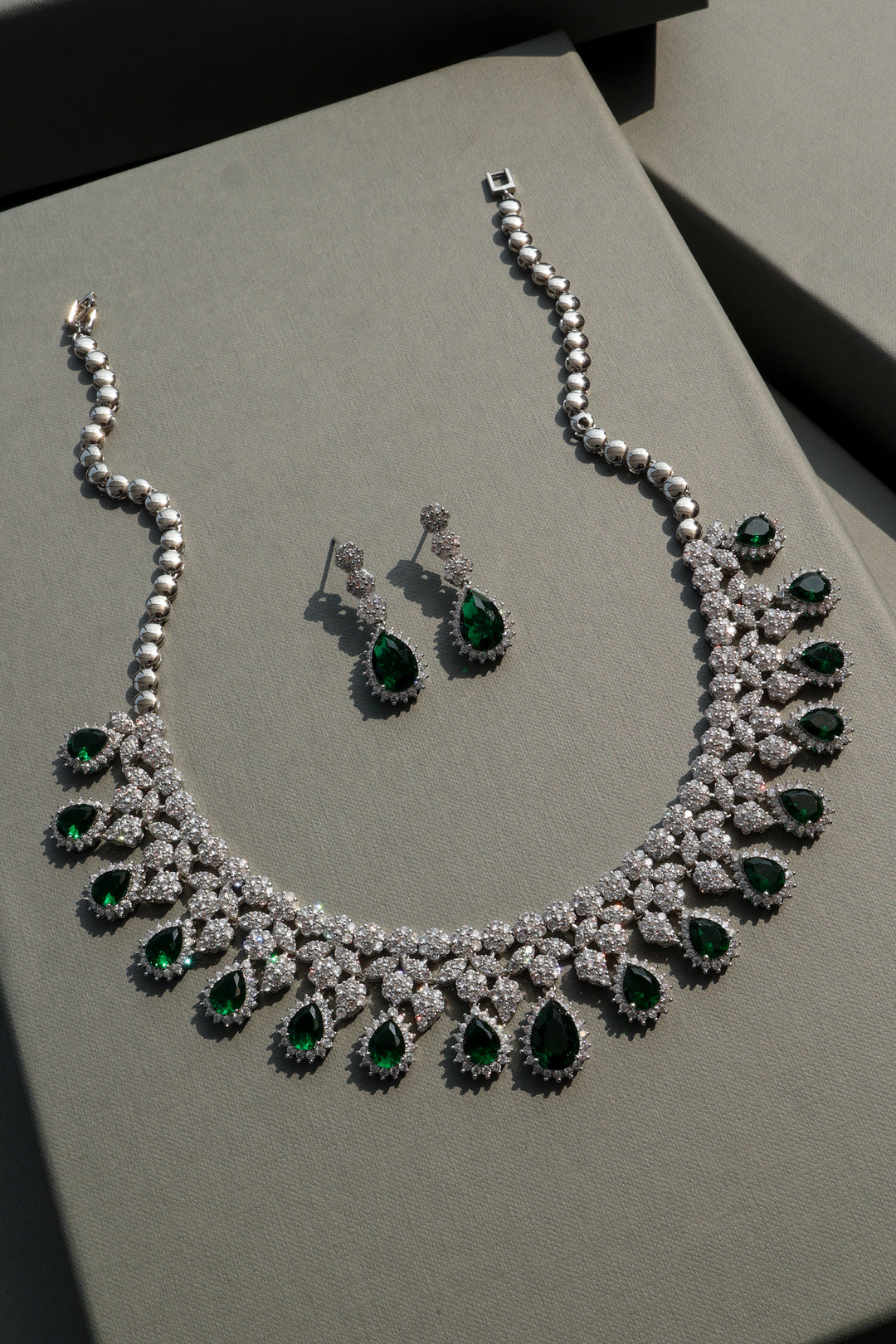 Lillian Green Necklace Set