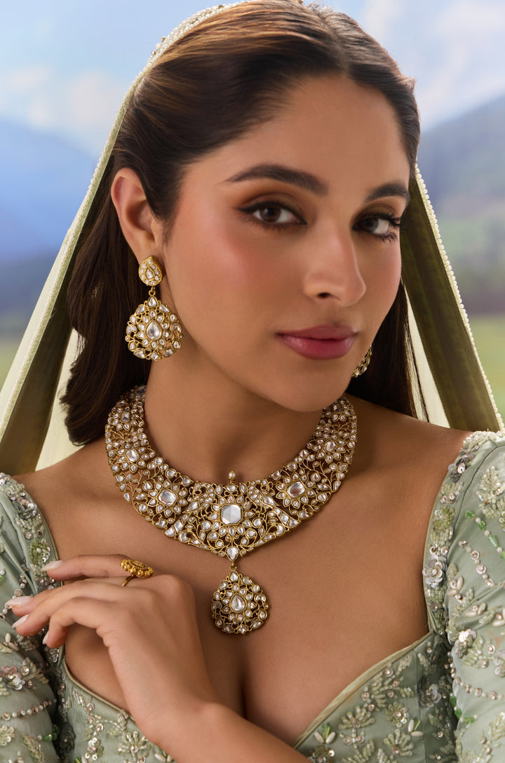 Zarina Kundan Necklace Set