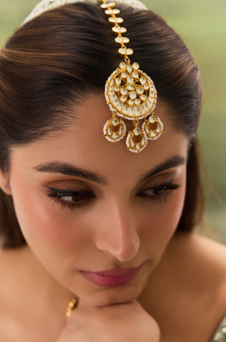 Arvi Kundan Maangtikka