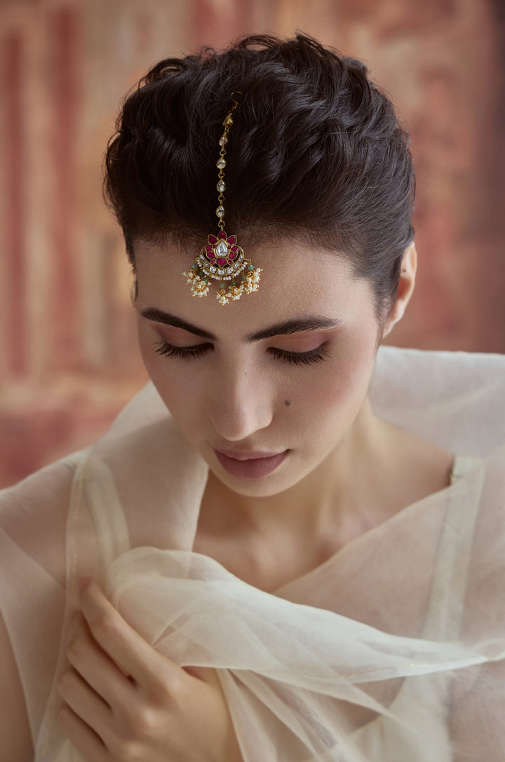 Trisha Pink Kundan Maangtikka