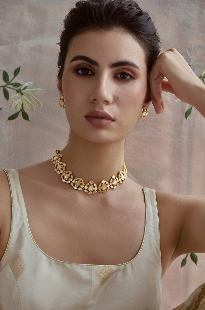 Rabia Mother Of Pearl Silver Necklace Set